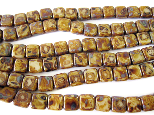 ★２ホール・タイルビーズ　6x6mm （ライトベージュ オペイクピカソ）　