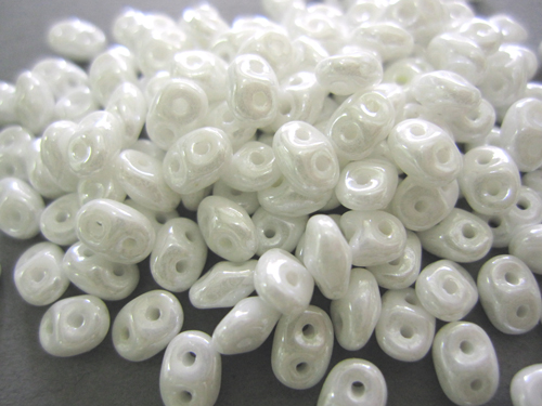 スーパーデュオビーズ　2.5x5mm （ホワイトラスター）