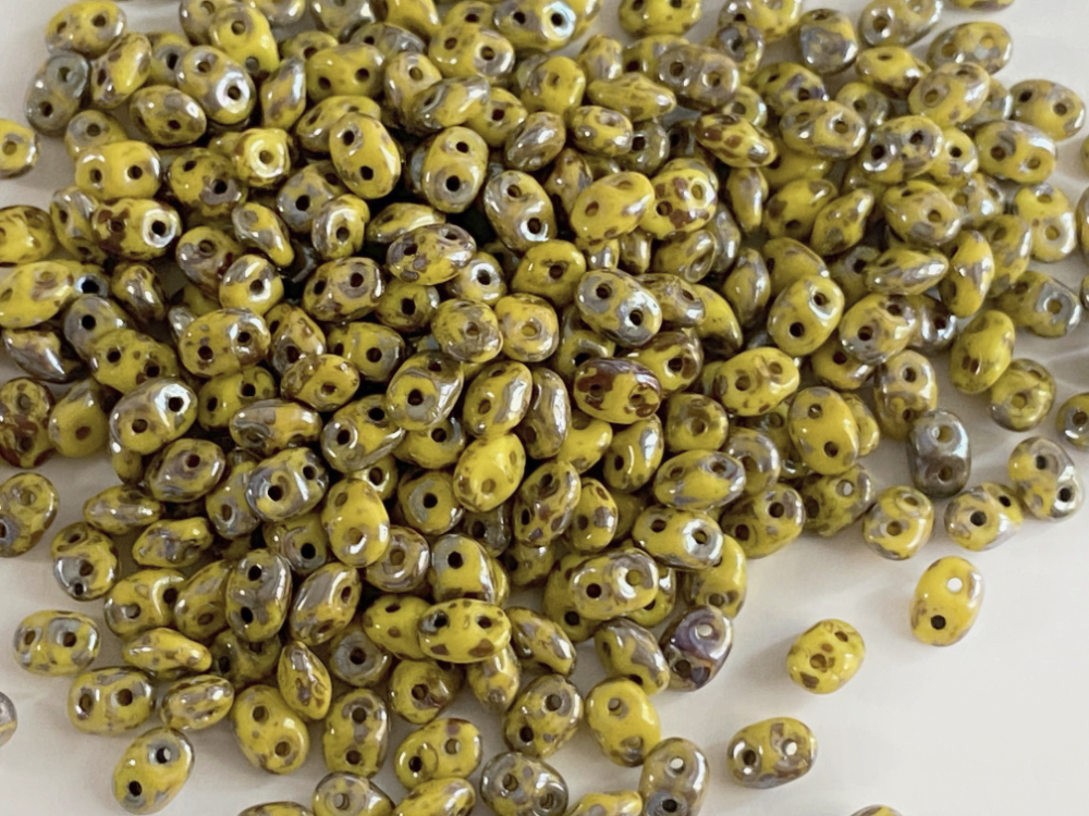 スーパーデュオビーズ　2.5x5mm （レモン レンブラント）