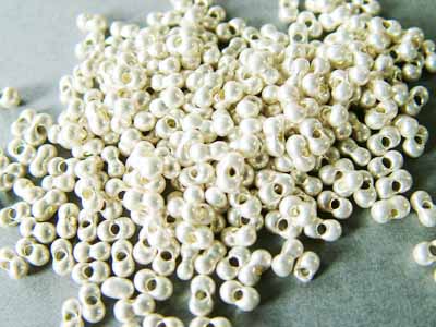 ファルファーレビーズ　2x4mm　パラジウム