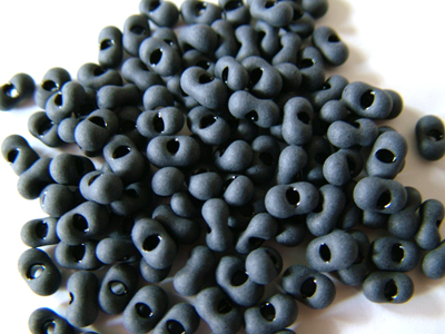 ファルファーレビーズ　3.2x6.5mm　マットブラック