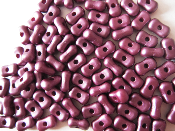 ファルファーレビーズ　3.2x6.5mm　（パステル バーガンディー）