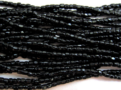 3CUT ジェット（9/0）チェコ製シードビーズ 約4.7ｍ 糸通し