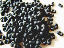 ファルファーレビーズ　2x4mm　マットブラック（ツヤ消）
