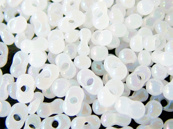 ファルファーレビーズ　3.2x6.5mm　アラバスターAB