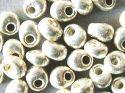 4mmマガタマ（シルバーメタリック）