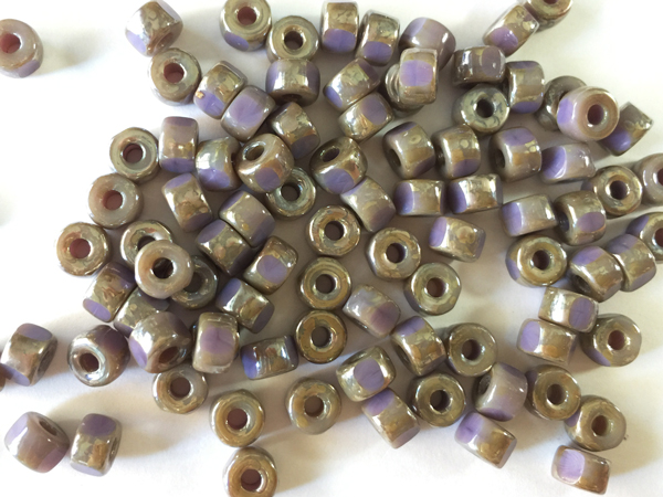 チェコ製 3カットビーズ 2/0 （ヴァイオレット レンブラント）