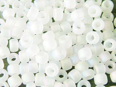 シードビーズ 8/0 ペールオパールフロストAB （MIYUKI）