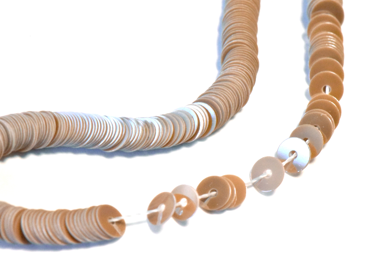 【糸通しスパンコール】 4mm平丸　ポーセリンラスターミディアムブラウン#11065