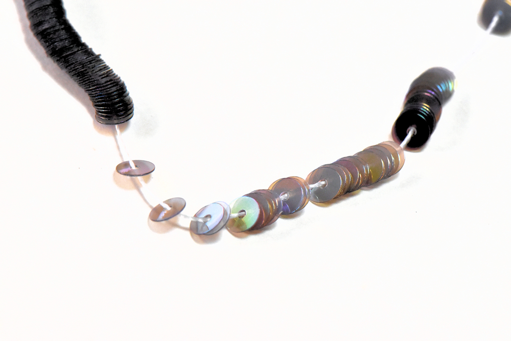 【糸通しスパンコール】 4mm平丸　アイリスマウスグレイ#3172