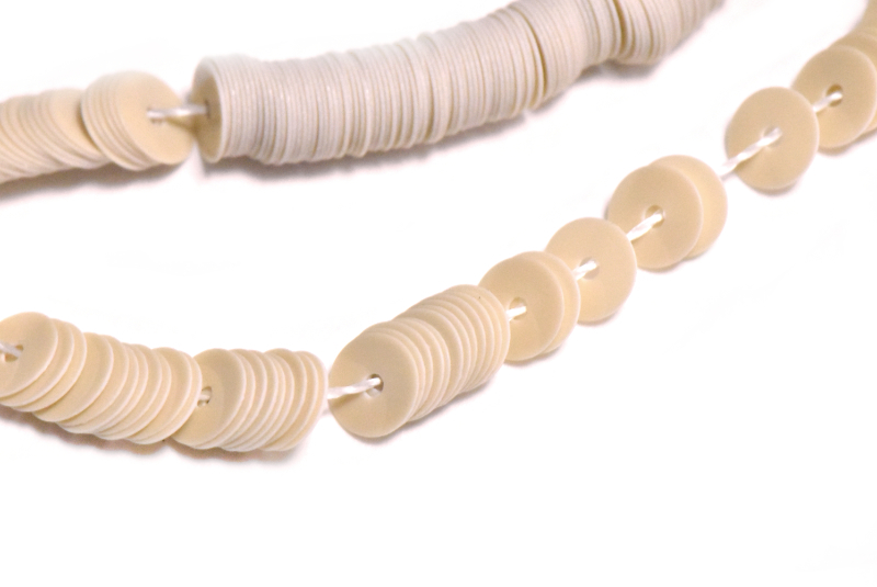 【糸通しスパンコール】 4mm平丸　ポーセリンライトブラウン #6064