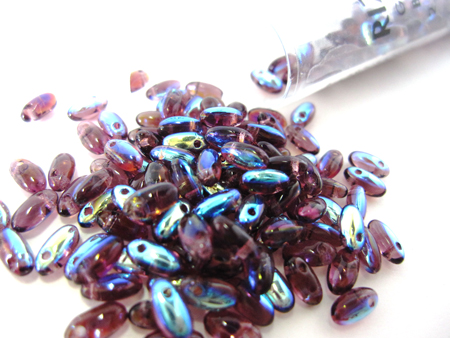 Rizoビーズ 2.5x6mm アメジストAB　 約22g/ケース