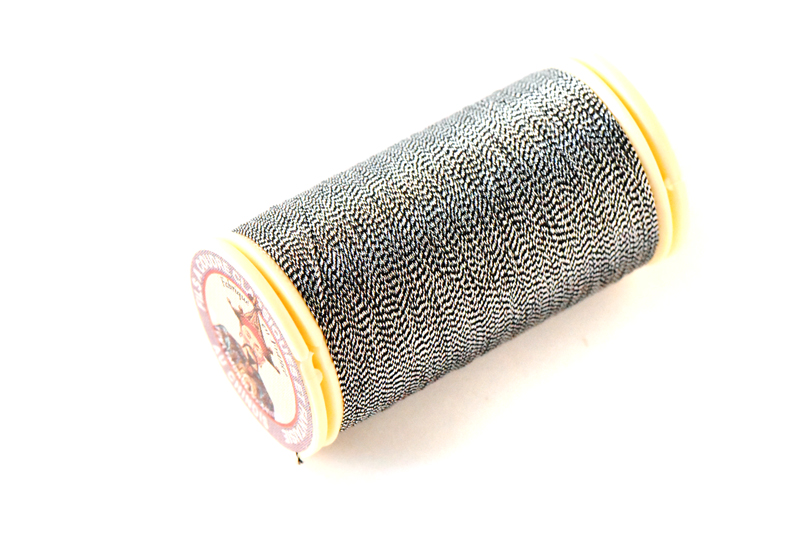 オートクチュール刺繍糸 メタリック （#125） ツートーンシルバー