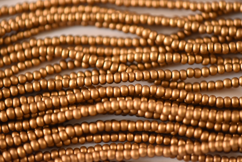 ブロンズゴールド（11/0） チェコ製 （糸通し約３M）