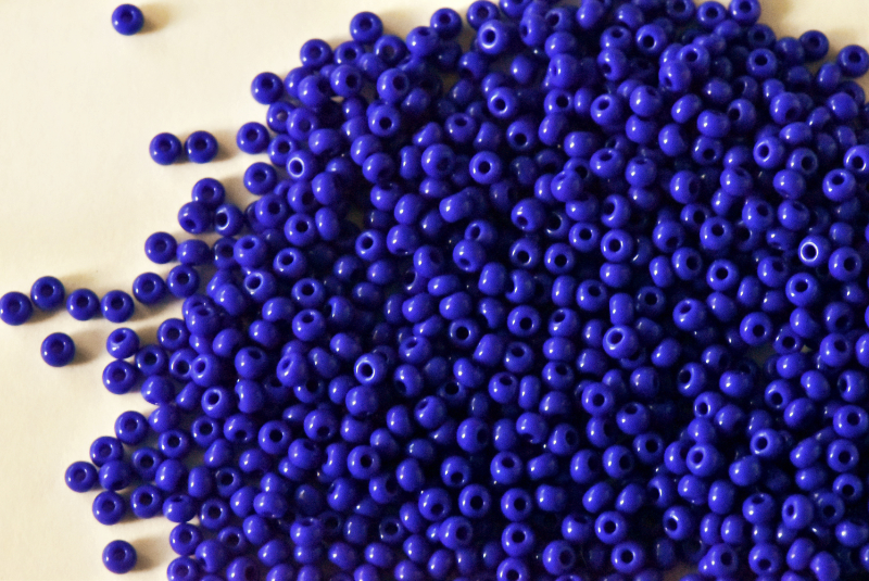 ブルー（11/0） チェコ製 約24ｇ/ケース