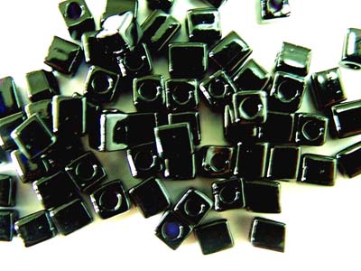 スクエアビーズ 3mm（ブラック） 20ｇ
