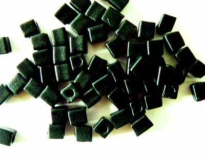 スクエアビーズ 3mm（マット/ブラック）