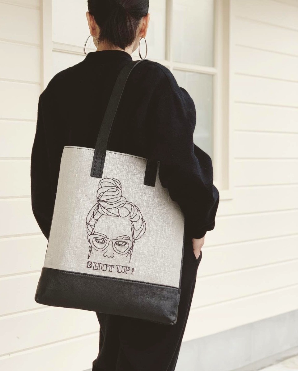 embrace TOTE    Hand enbroidery EB-7527