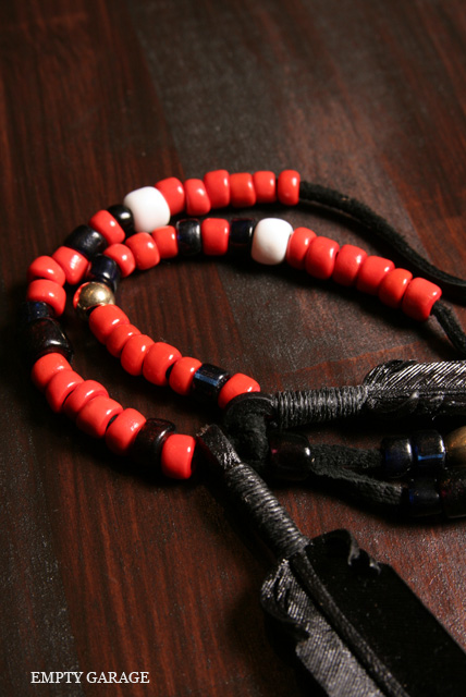 Rooster King & Co.　Carved Leather feather Necklace "Antique Venetian Beads Custom" Black