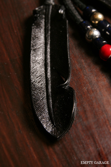 Rooster King & Co.　Carved Leather feather Necklace "Antique WhiteHeart Custom