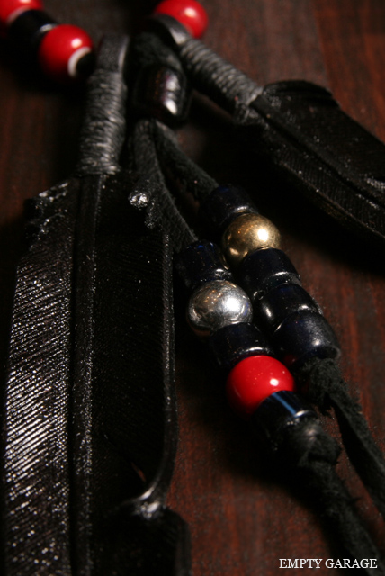Rooster King & Co.　Carved Leather feather Necklace "Antique WhiteHeart Custom