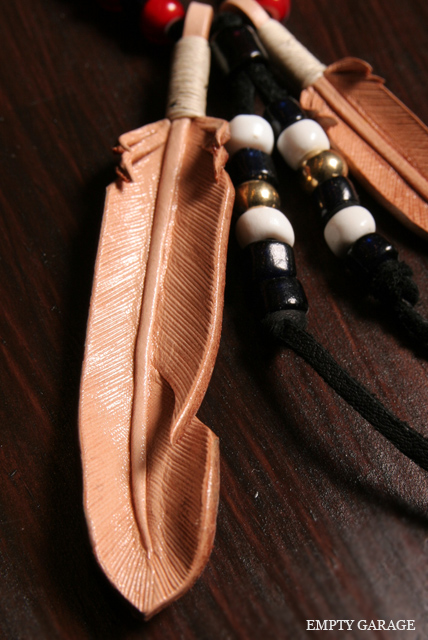 Rooster King & Co.　Carved Leather feather Necklace "Antique WhiteHeart Custom