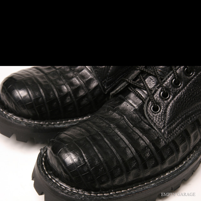 WHITES 2012 EMPTY GARAGE MODEL