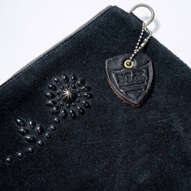 HTC BLACK STUDS CLUTCH BAG Black RoughOut