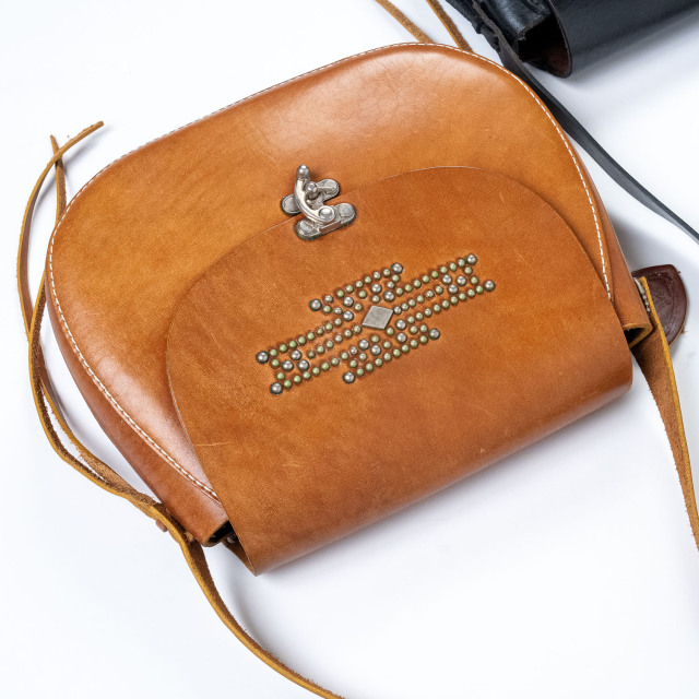 HTC MEDICINE BAG STUDS