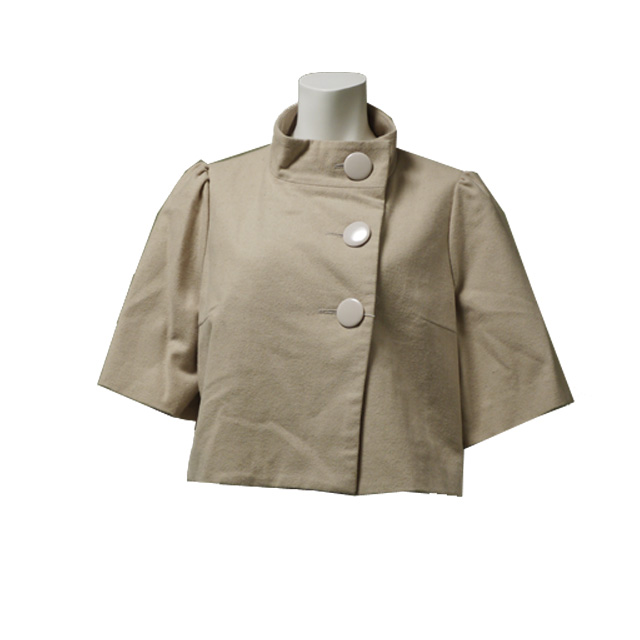 デカボタンショートコート