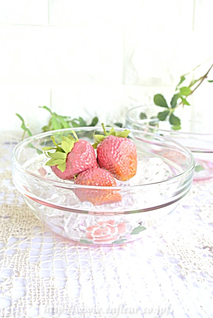 マニー　ローズガラス　ガラスボウルＭ