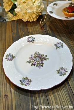 マニー　ブルーローズ陶器　プレートＭ