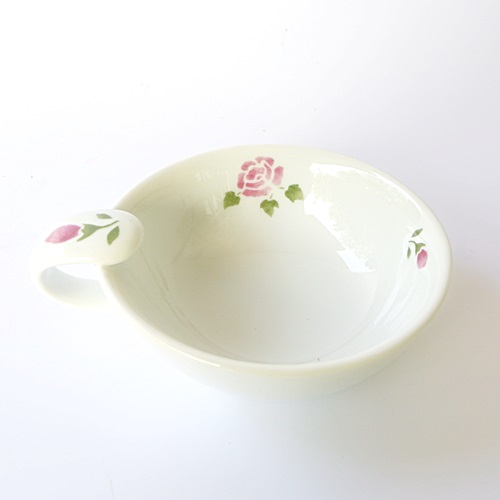 マニーローズ❤️穴あきお玉    陶器 マニーローズ ホーロー穴あきレードル 穴あきお玉 - メルカリ