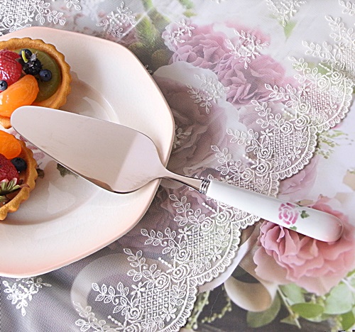 マニーローズ 陶器ハンドル ケーキサーバー - 「フランス雑貨マニー」collection room People マニーロココ 陶器ハンドルケーキサーバー