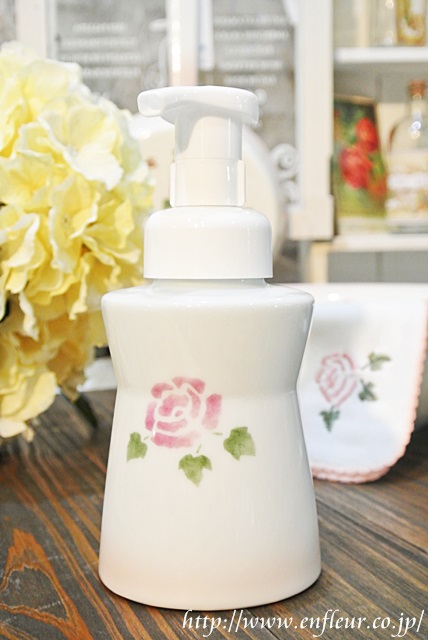 マニーローズ　ホーローソープディスペンサー マニー ローズ陶器 バスグッズ3 ディスペンサーS【マニーと薔薇