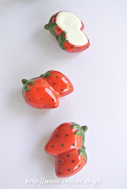 マニー 箸置き・イチゴ【マニーと薔薇の雑貨のアンフロールenfleur】