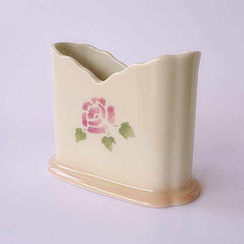 マニー ローズ陶器 タイルマグネット【マニーと薔薇の雑貨のアン