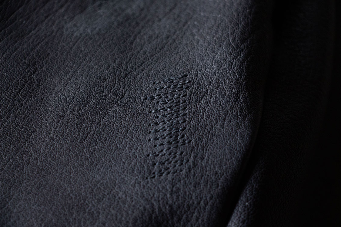 イッテン/TESAGE/炭色