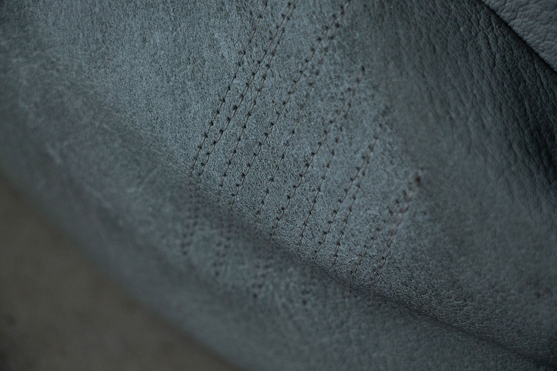 イッテン/TESAGE/銀鼠色