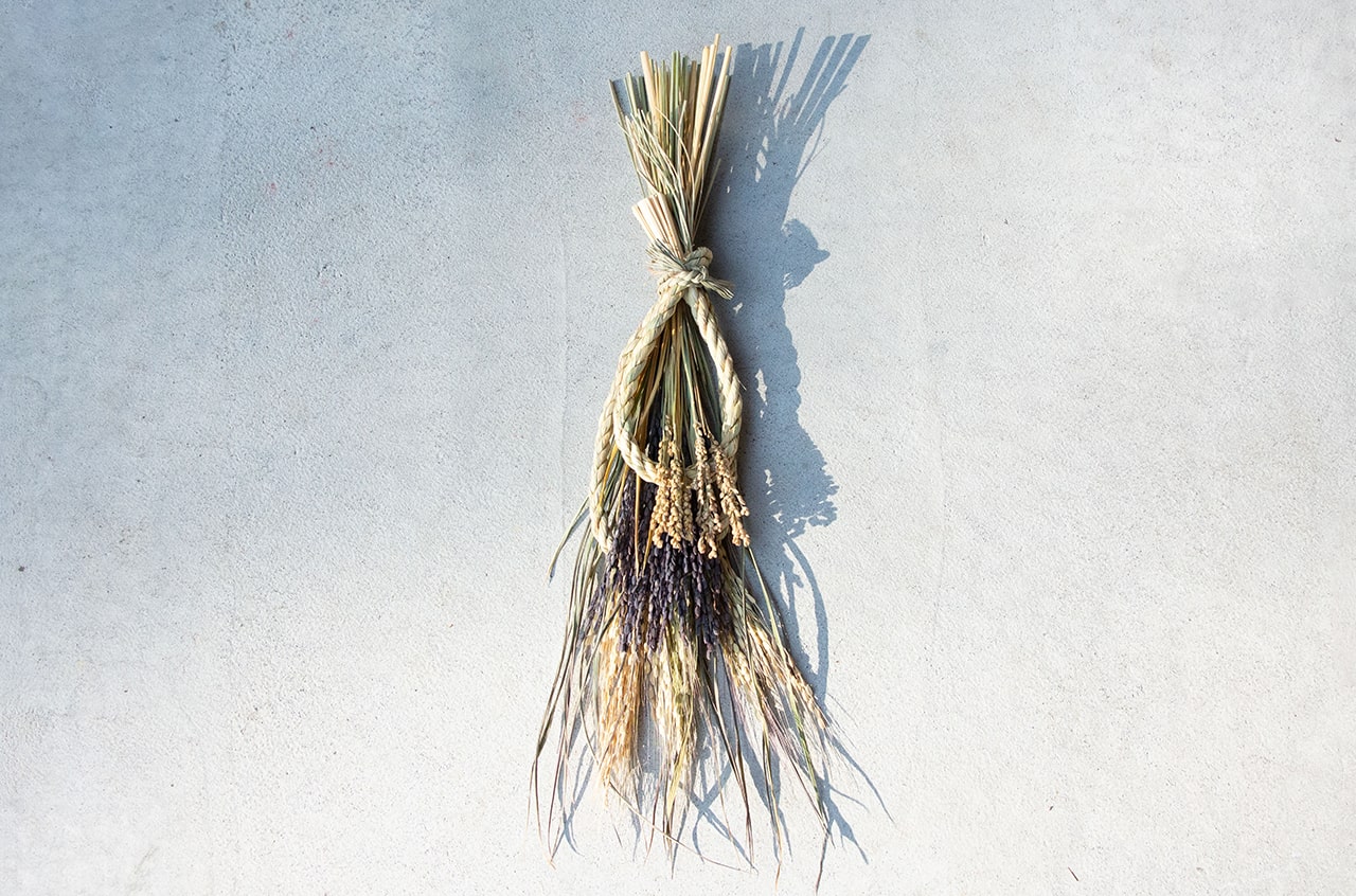 山から福がおりてくる しめ飾り 宝珠稲穂三段（ほうじゅいなほさんだん）