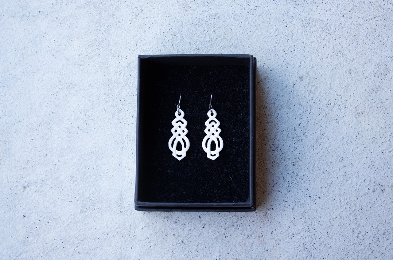 けもの舎　雫　ピアス