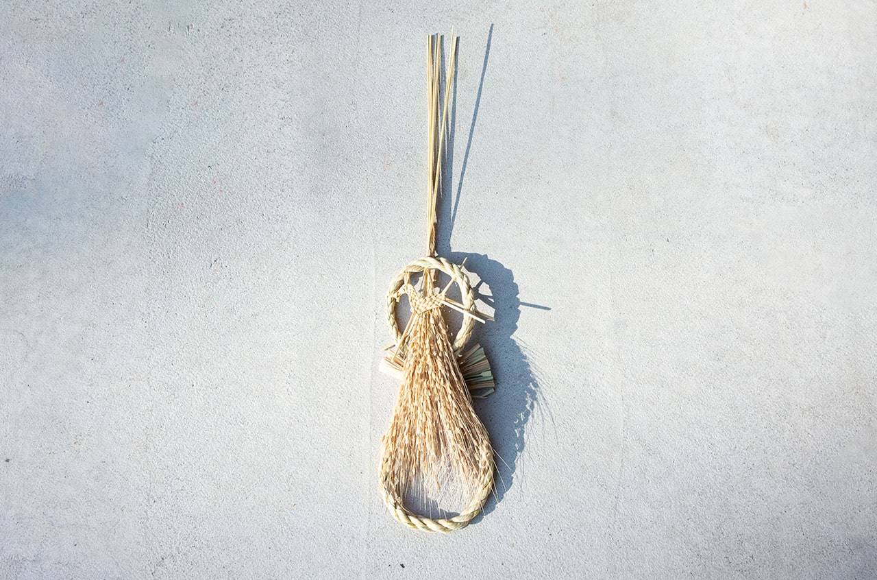 山から福がおりてくる しめ飾り 無限瓢箪から駒（白）（むげんひょうたんからこま しろ）