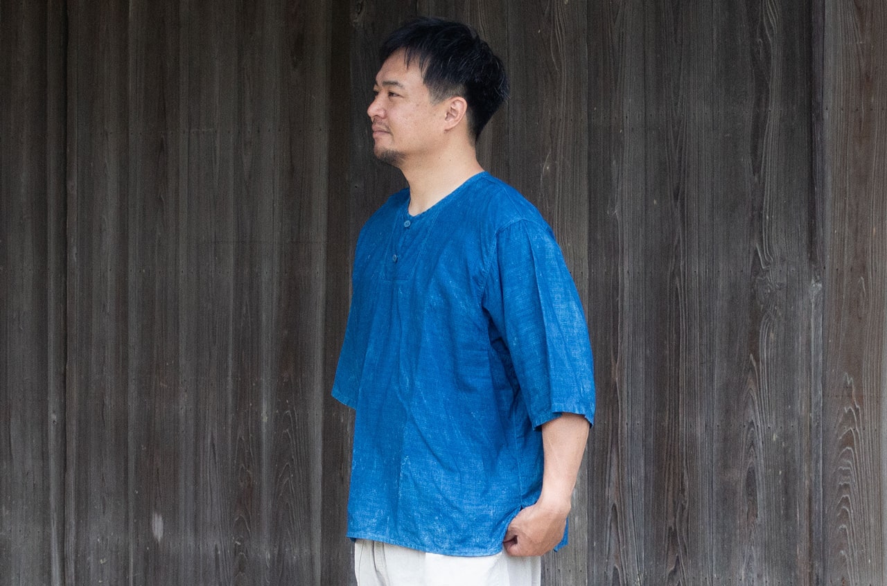 正藍冷染(しょうあいひやぞめ)の斜子織シャツ(nanakooriSHIRT)