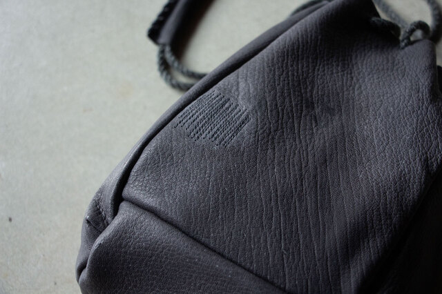 イッテン/TESAGE/炭色