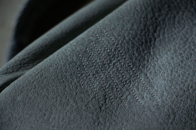 イッテン/TESAGE/銀鼠色