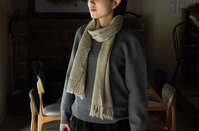 鄙子さんのガラ紡マフラー 坂口鄙子（さかぐちひなこ）