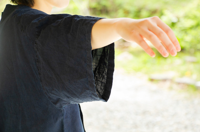 縁日　漆染め ダボシャツ　DABO SHIRT indigo 麻 着用イメージ