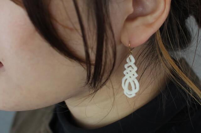 けもの舎　雫　ピアス