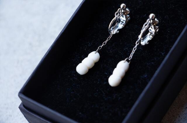 けもの舎　粒　イヤリング