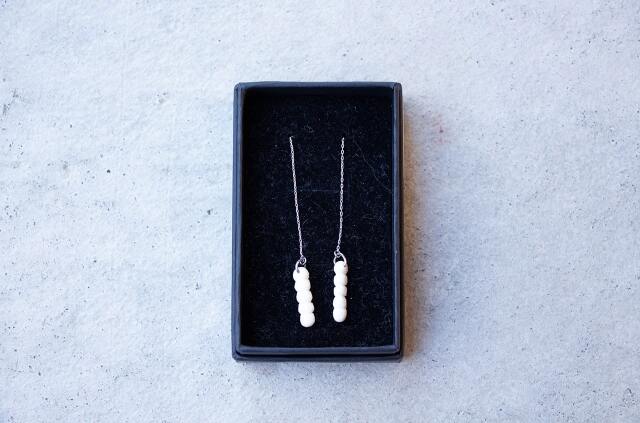 けもの舎　粒　ピアス